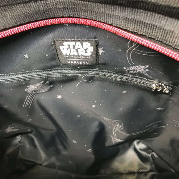 Sold - Harveys Seatbelt Disney Star Wars Backpack - Picture 7 of 8